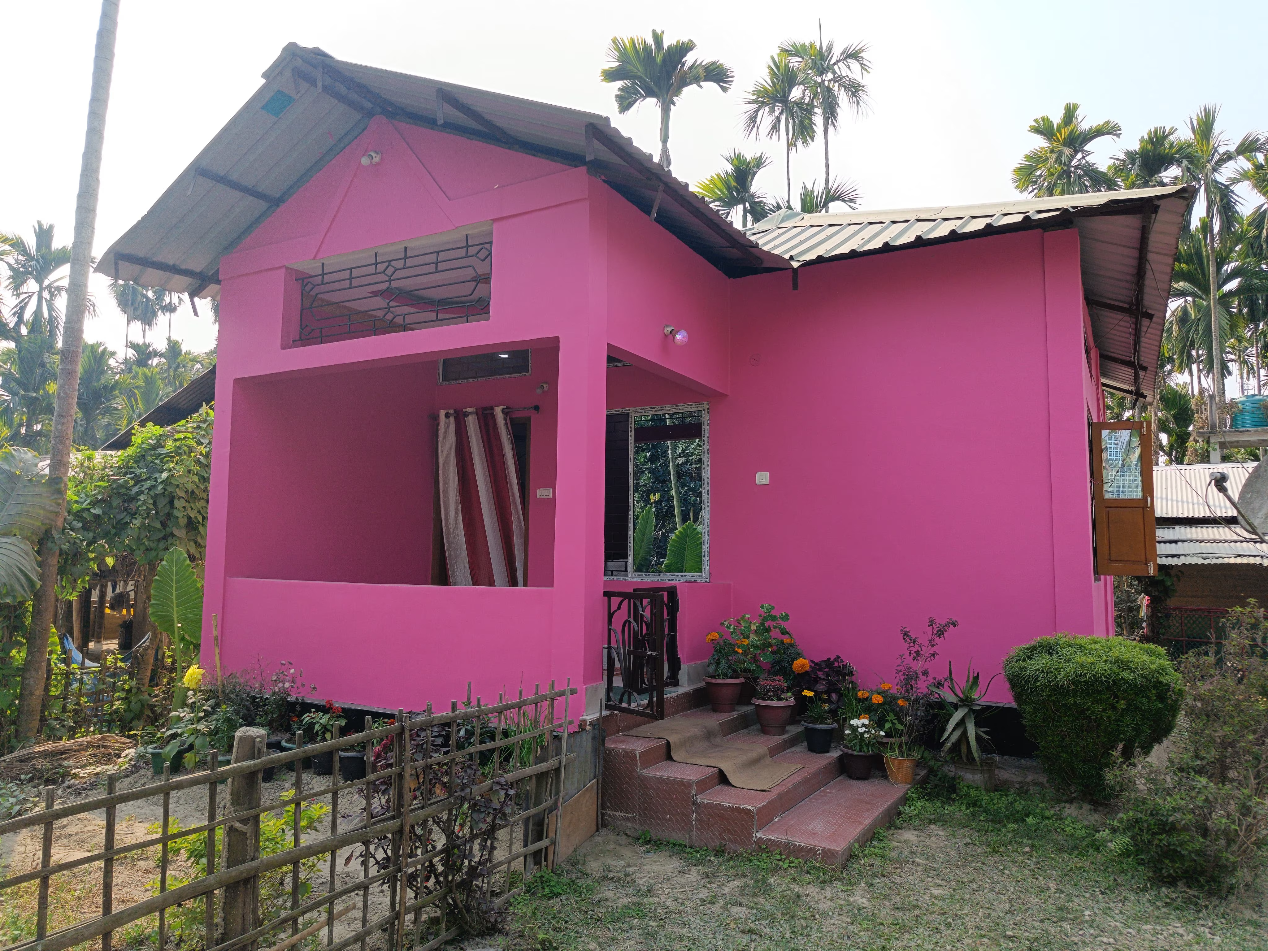 ASOMI BANDANA HOMESTAY